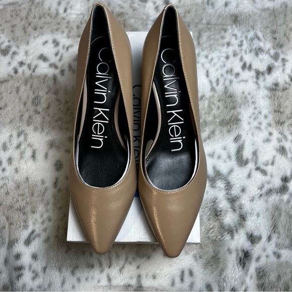 NIB Calvin Klein Nita Leather Heeled Pumps sz 6.5 Nude Desert Sand - Picture 5 of 14